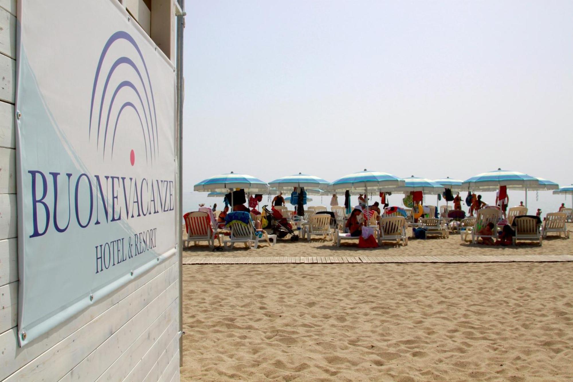 מרינה די סיבארי Bv Airone Resort מראה חיצוני תמונה