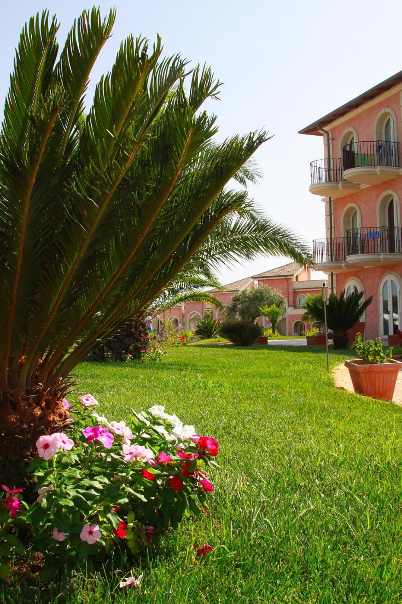 מרינה די סיבארי Bv Airone Resort מראה חיצוני תמונה