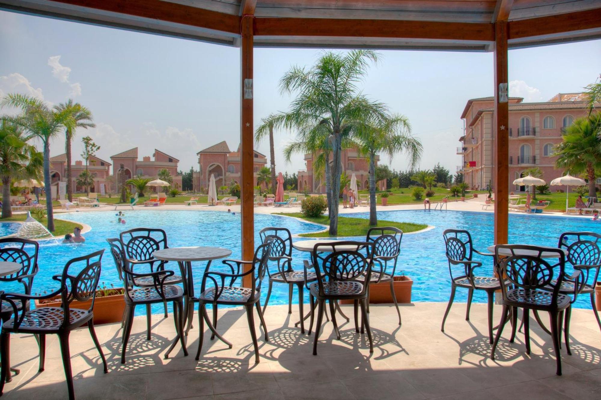 מרינה די סיבארי Bv Airone Resort מראה חיצוני תמונה