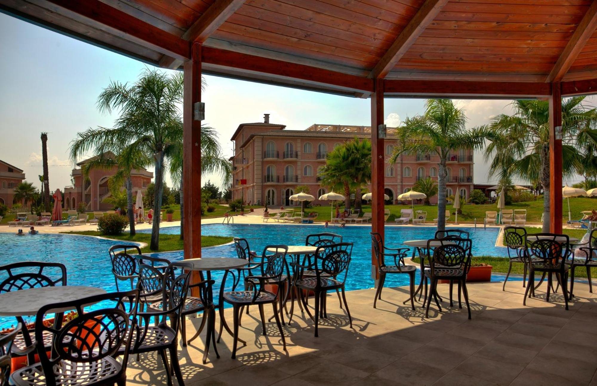 מרינה די סיבארי Bv Airone Resort מראה חיצוני תמונה